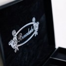 Rikter Svendsen - Bunadskrin i imitert skinn, Sort thumbnail