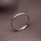 Gulldia - Frierring i gull med diamant 0,07 ct WSI thumbnail