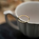 Gulldia - By Nora Mørk Ring i sølv med perle thumbnail