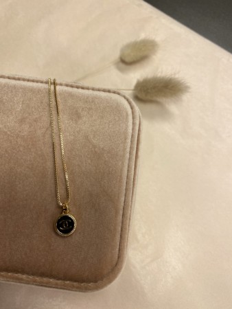 Amundsen Jewellery - Chanel Mini, Svart