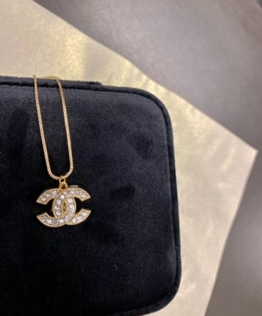 Amundsen Jewellery - Chanel Logo, Blanke steiner