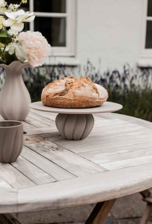 Nellie Kakefat, Sand