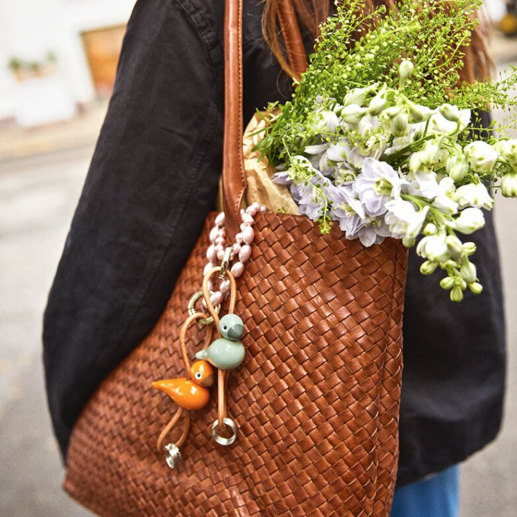 FUGL NØKKELRING I SØLV MED NATURLÆR, GRØNN