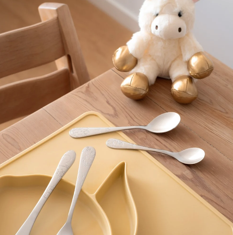 Stålbestikk, 4 deler med bamse