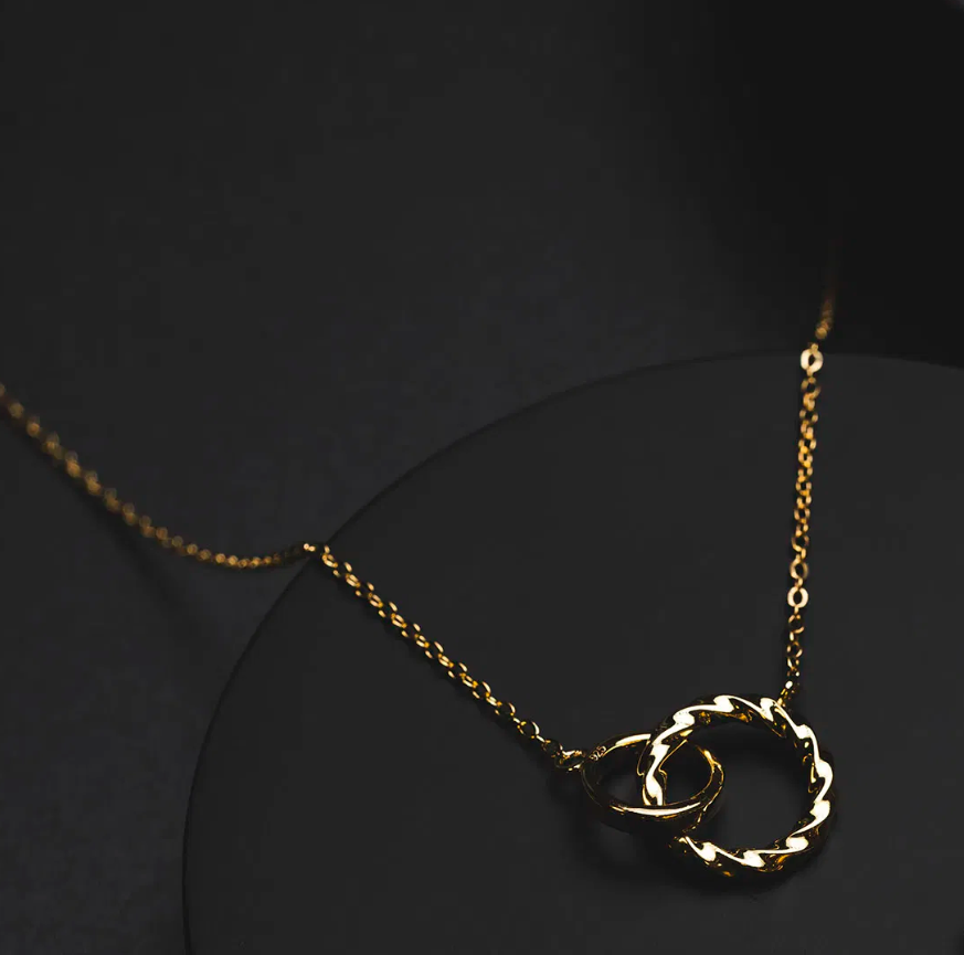 Smykke i forgylt sølv