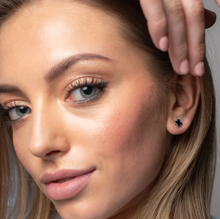 Øredobber i sølv, Svart kløver