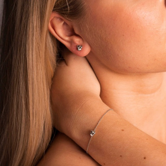 Smykkesett i sølv med knute