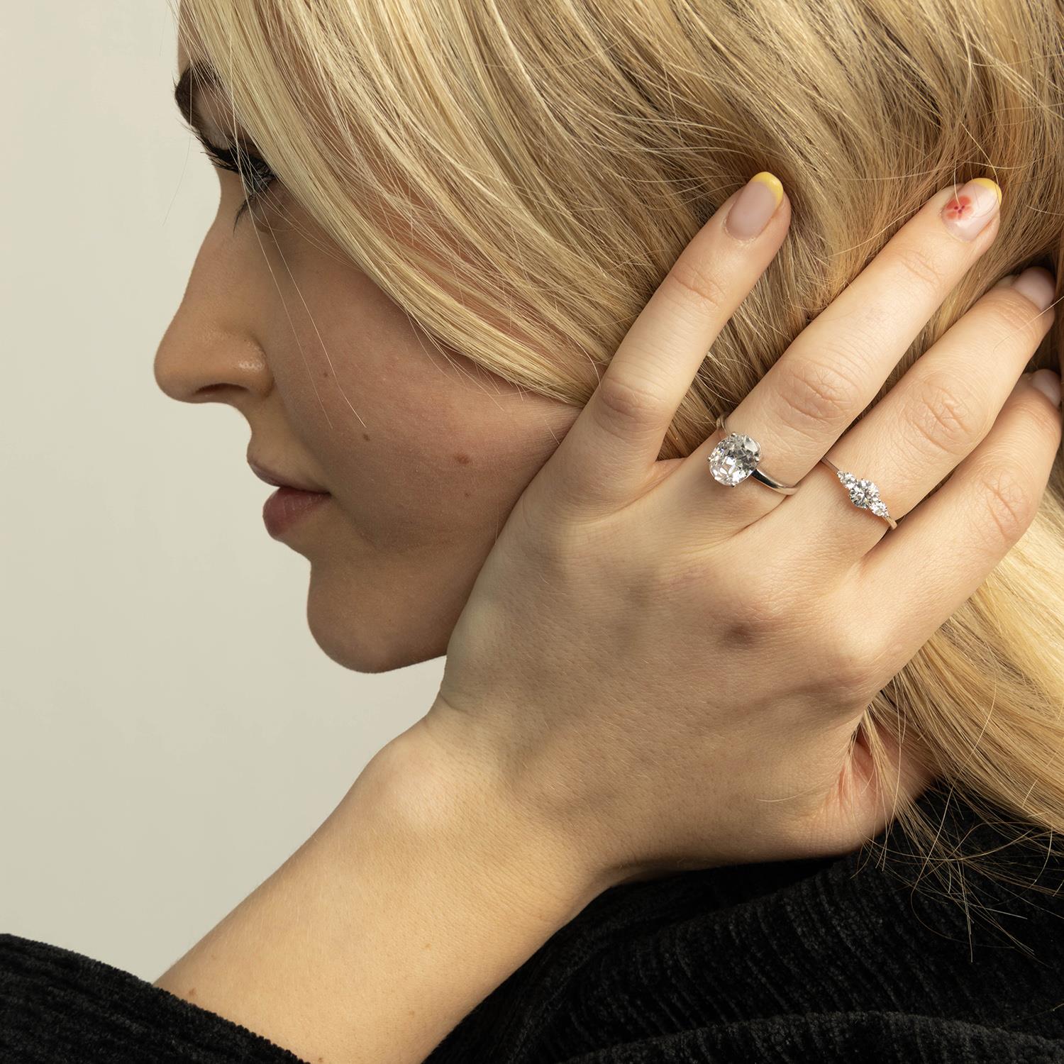 Lyra ring i sølv med zirkonia