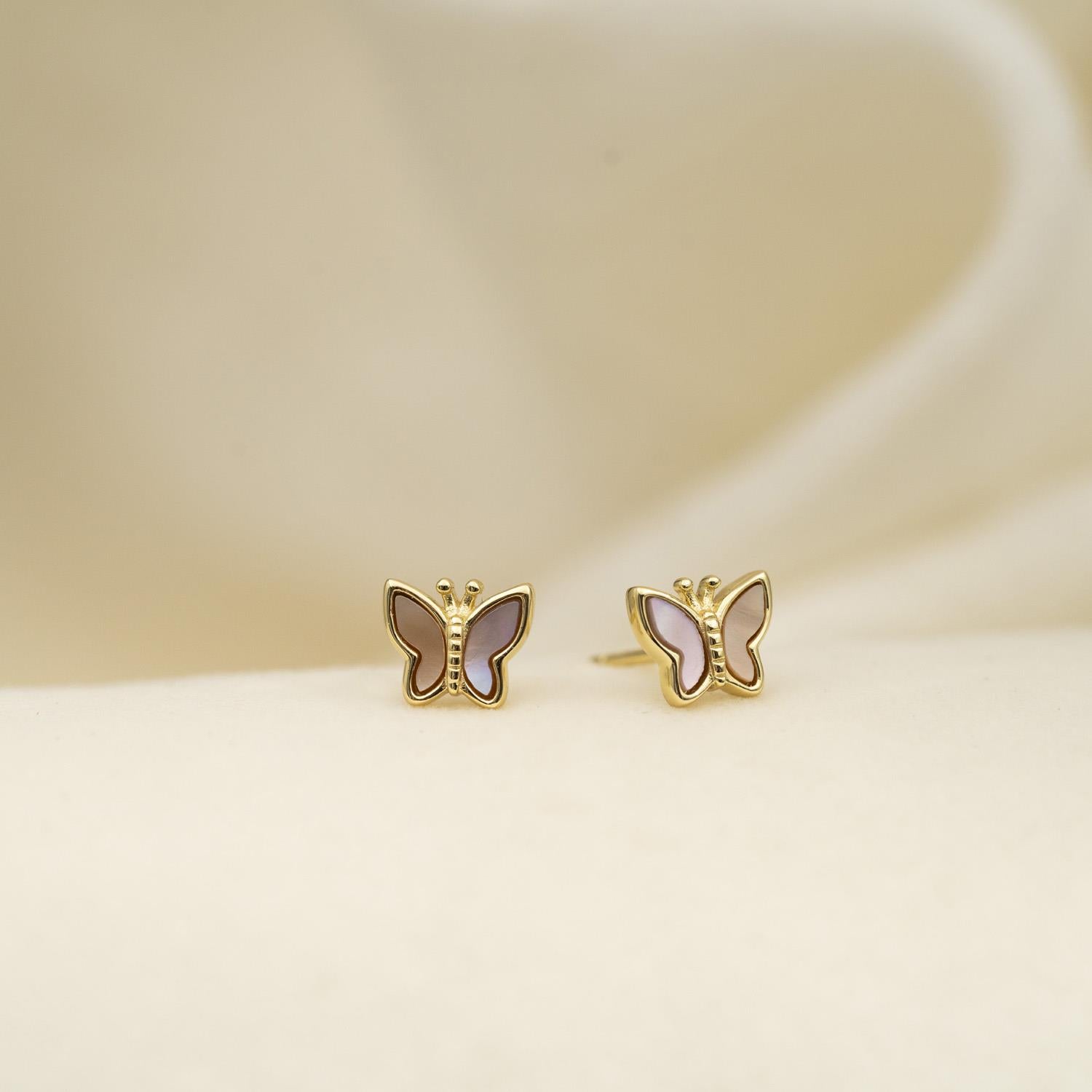 Prins & Prinsesse Øredobber i forgylt sølv med rosa perlemor, sommerfugl