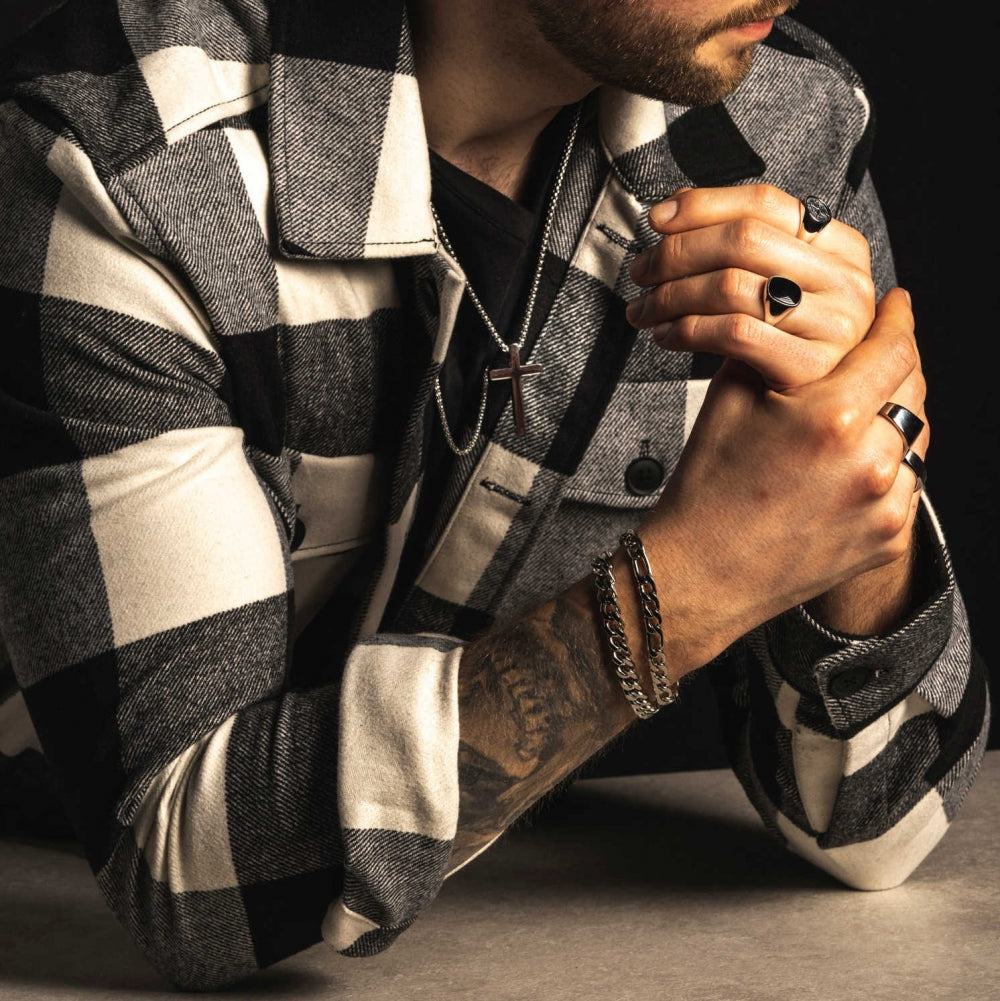 Smykke i stål, Kors