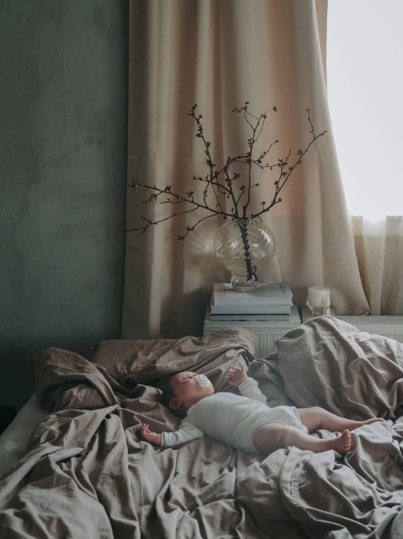 Meadow Swirl Vase Medium, Clear