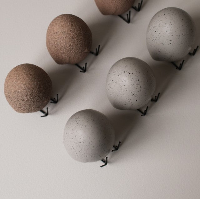 Sit Around, Mole Dot