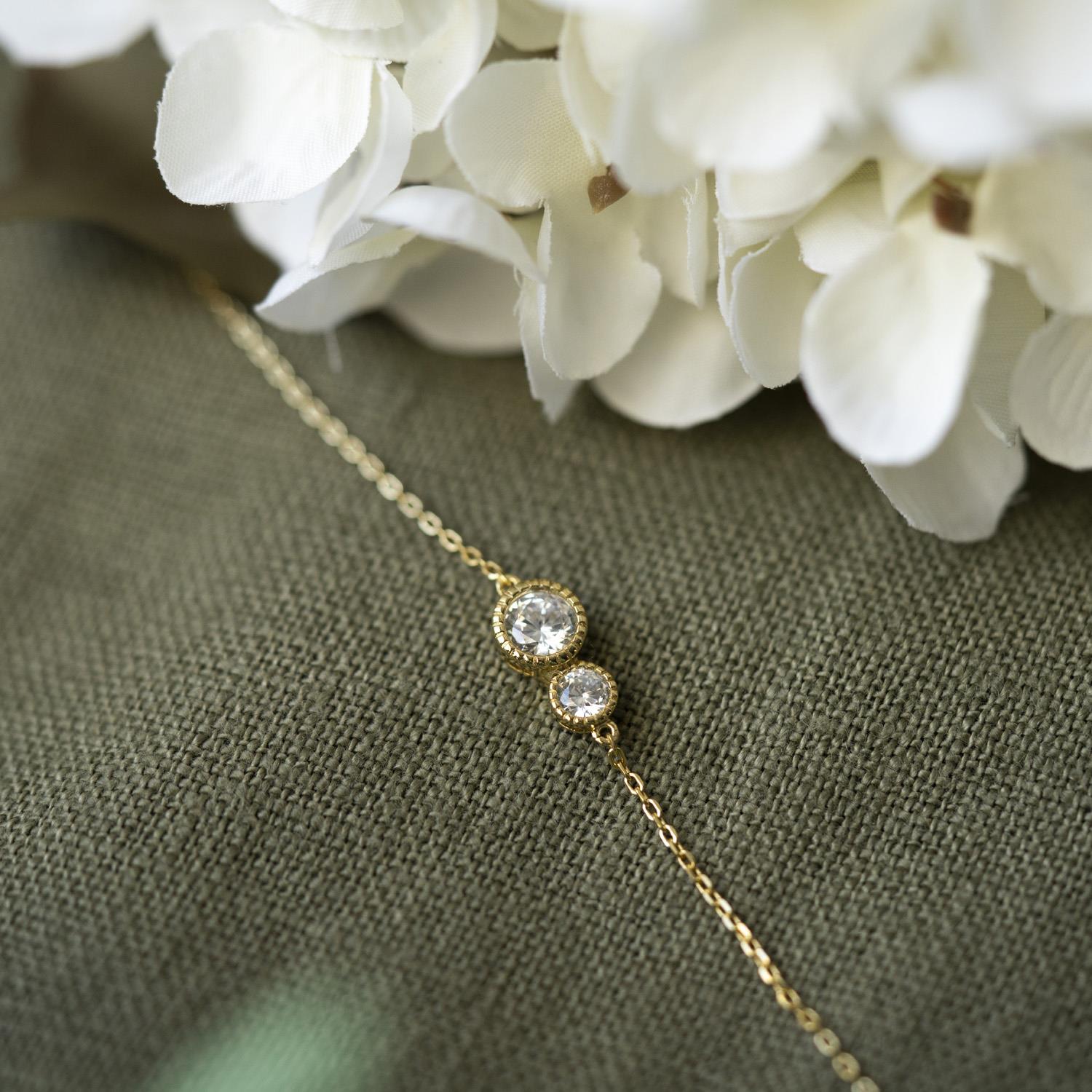 Nora Mørk Armbånd i forgylt sølv med zirkonia