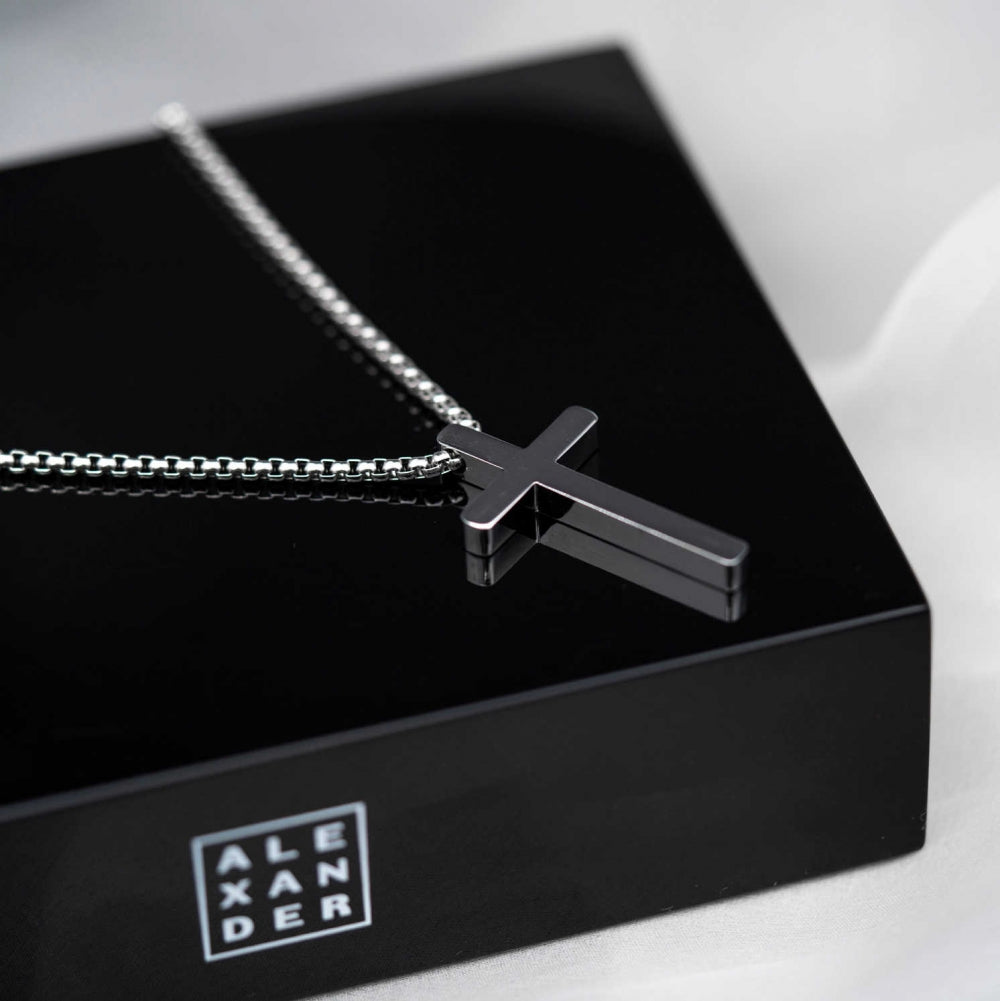 Smykke i stål, Kors
