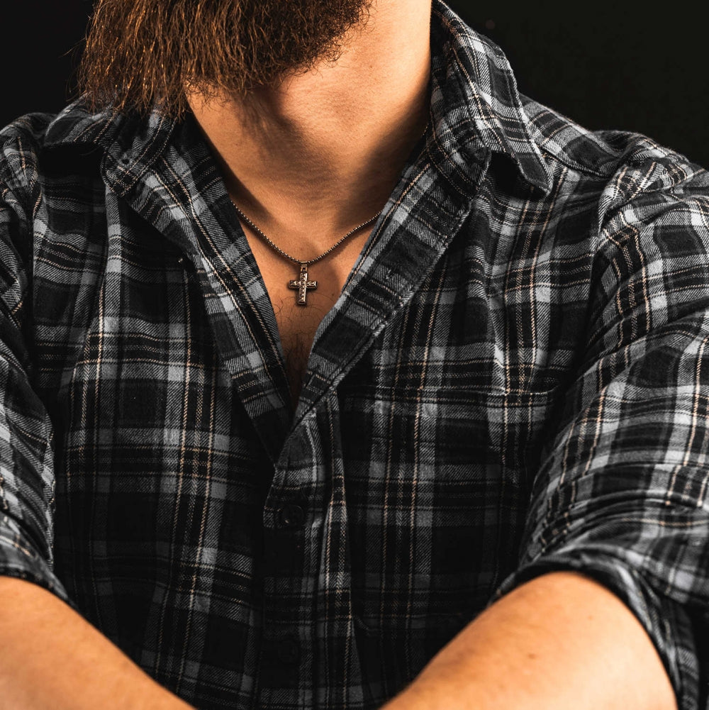 Abel Smykke i stål, Kors