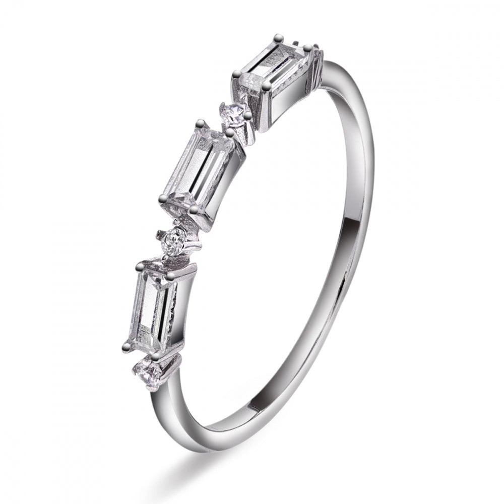 Ring i sølv med zirkonia