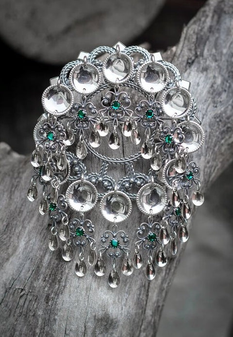 Fjordsylv Brystsølje med farget steiner, oksidert