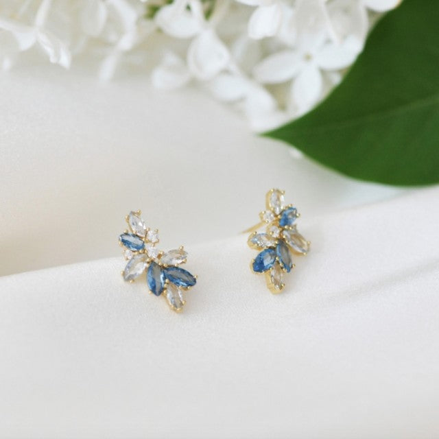 Novia Blad Øredobber i forgylt sølv med blå zirkonia