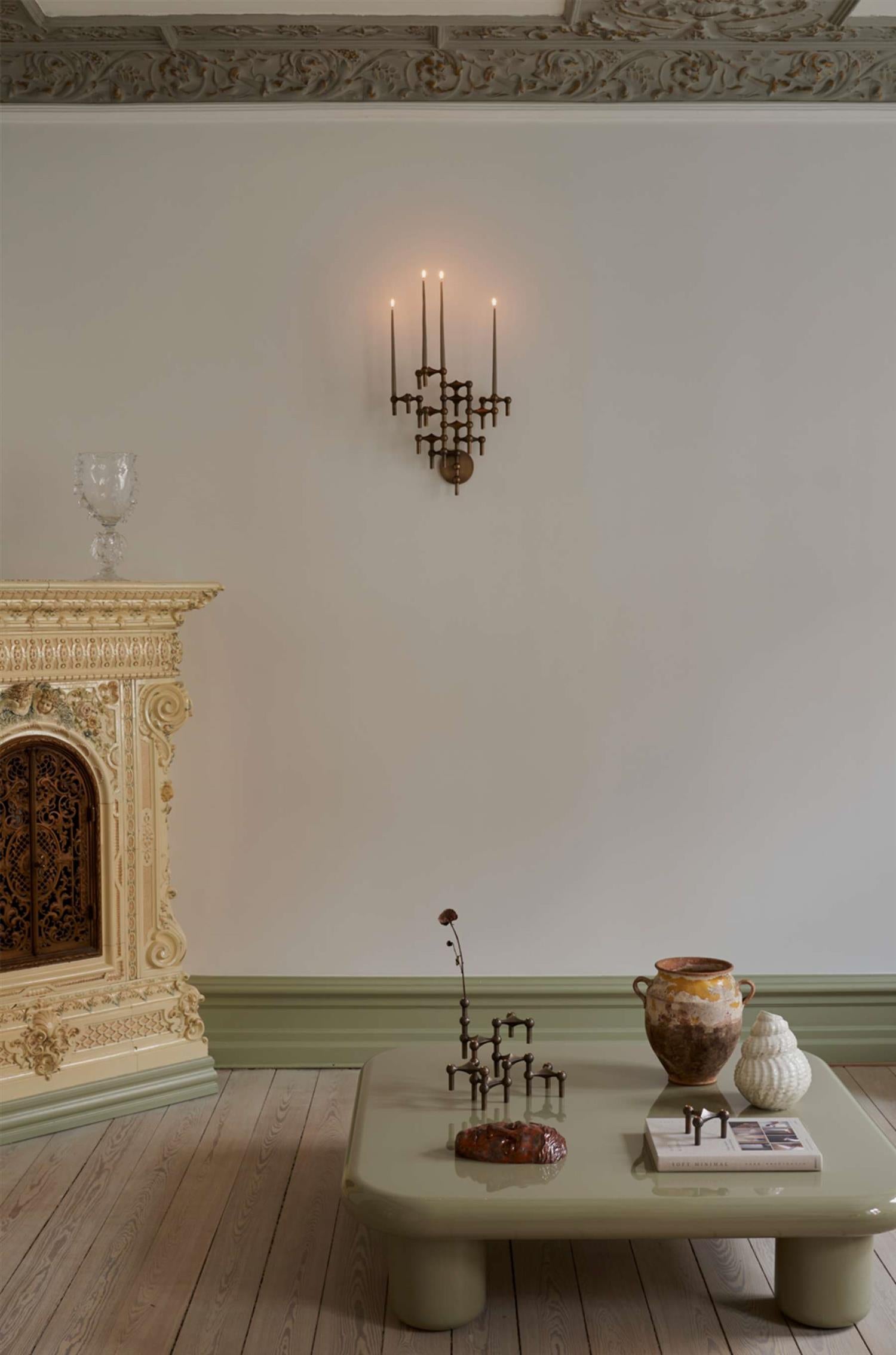 Lysestake, Bronzed brass