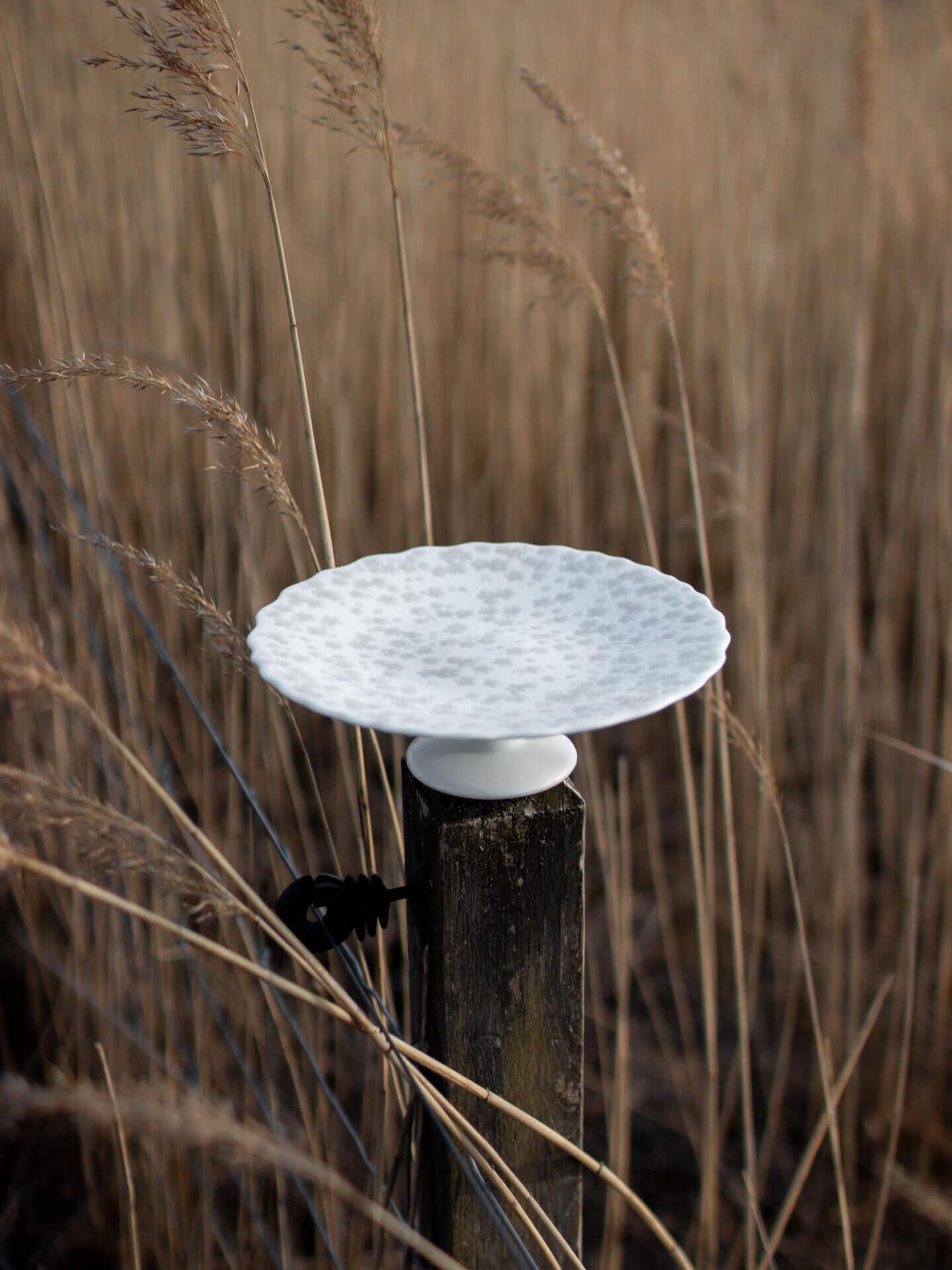 Slåpeblom varmgrå kakefat, 21cm