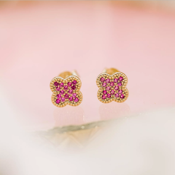 Øredobber i sølv med rosa kløver i zirkonia