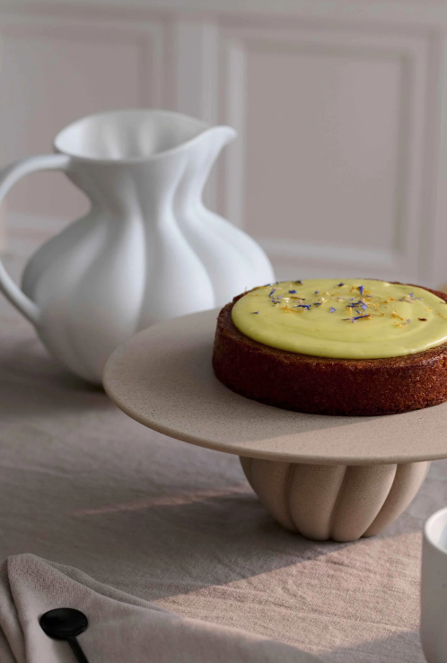 Nellie Kakefat, Sand