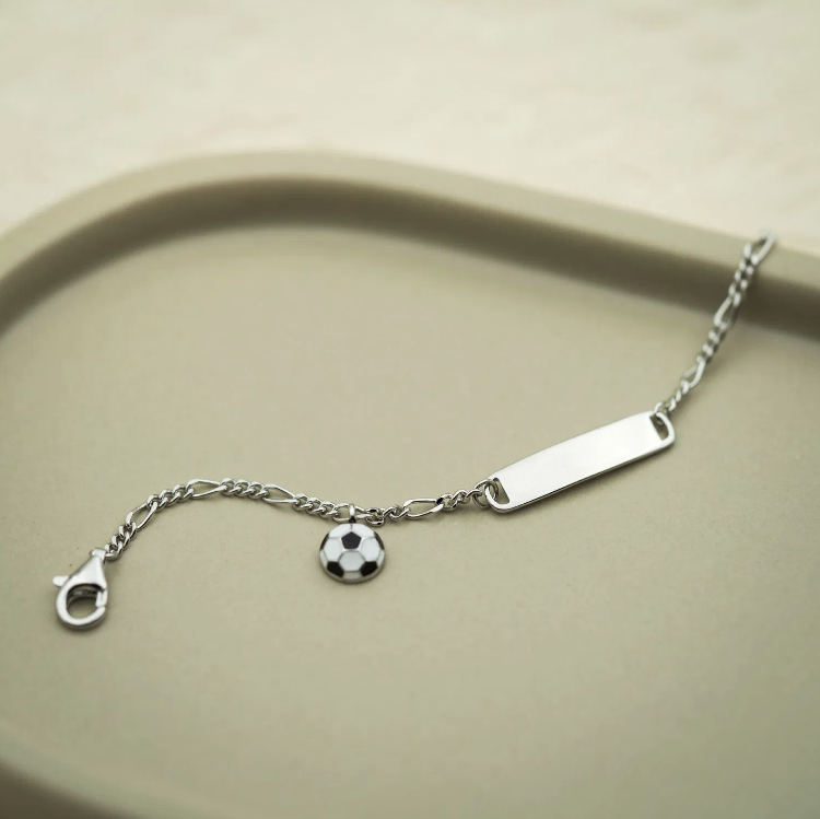 ID-ARMBÅND I SØLV MED FOTBALL