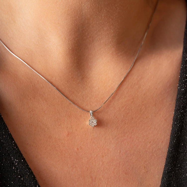 SMYKKE I GULL MED DIAMANTER 0,15 CT WP1