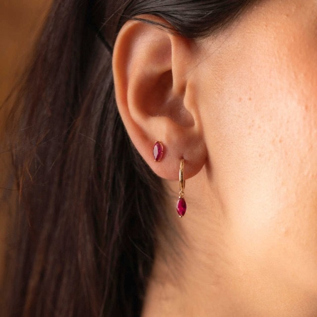 Øredobber i gull med rosa zirkonia
