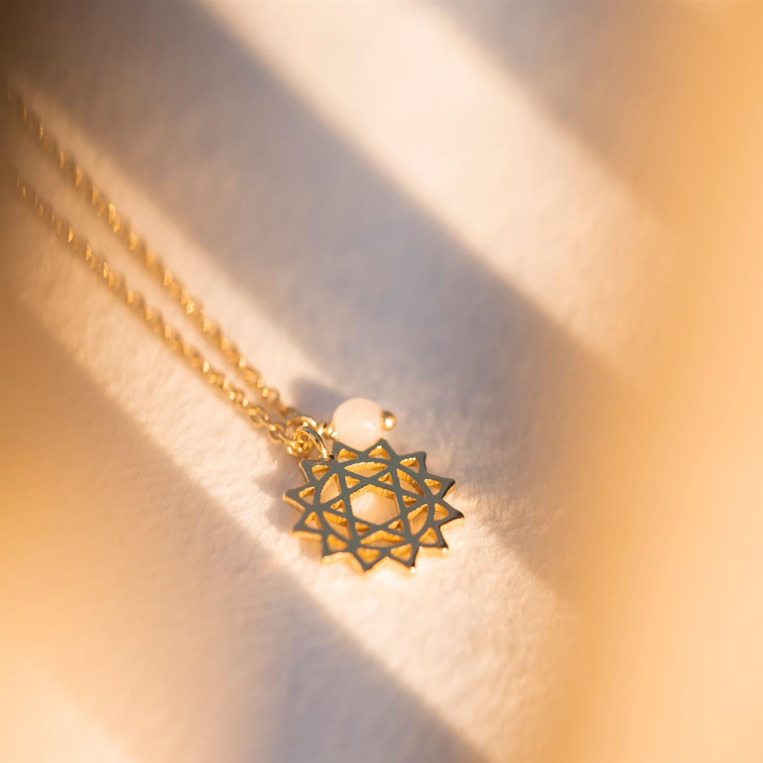 HJERTECHAKRA SMYKKE I SØLV, ROSENKVARTS