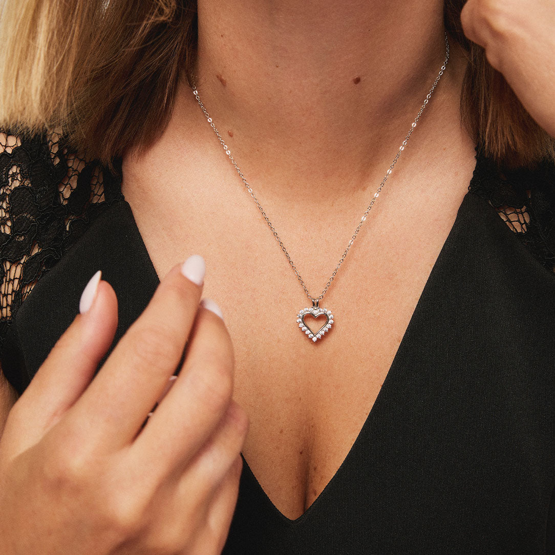 Smykke i sølv med zirkonia hjerte