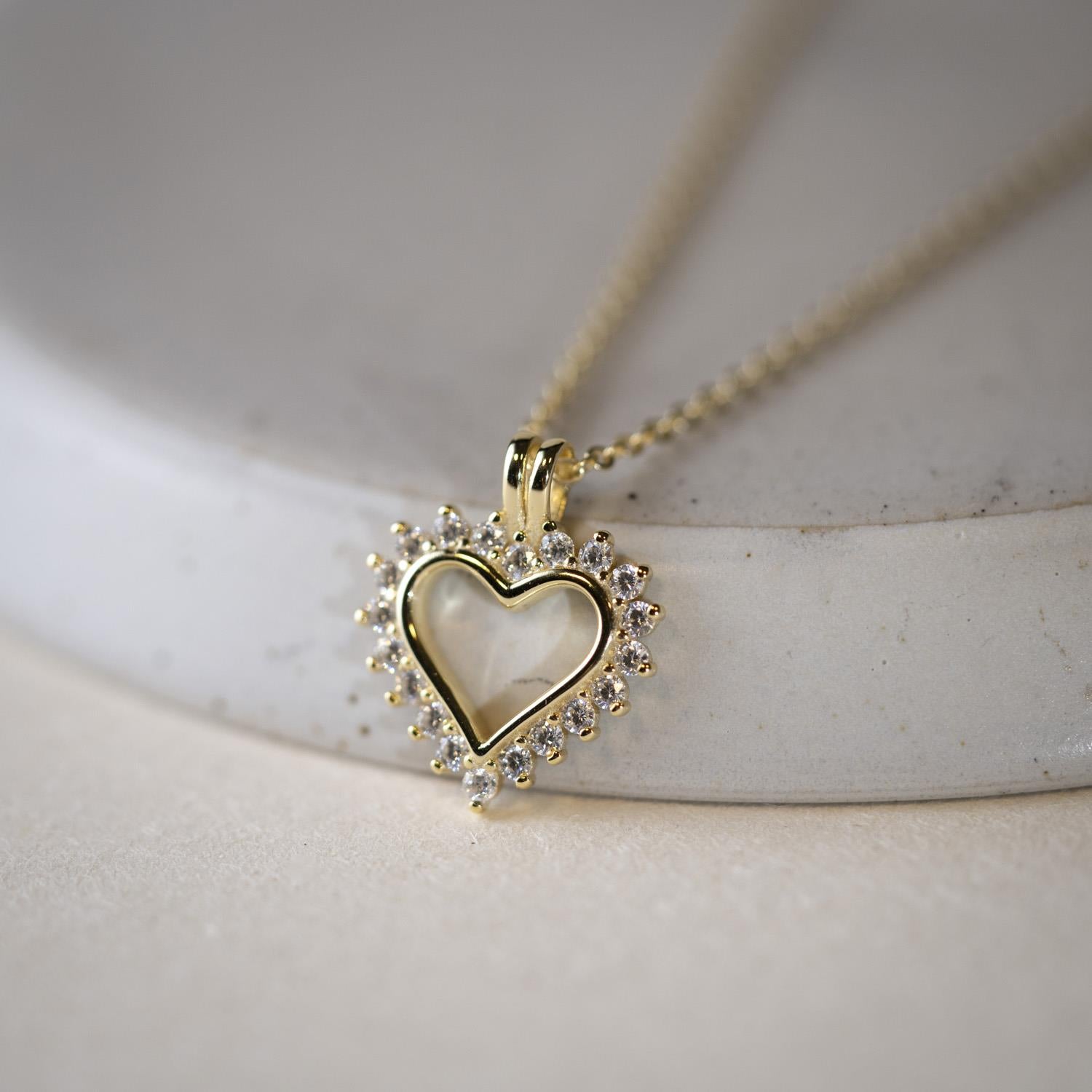 Smykke i sølv med zirkonia hjerte