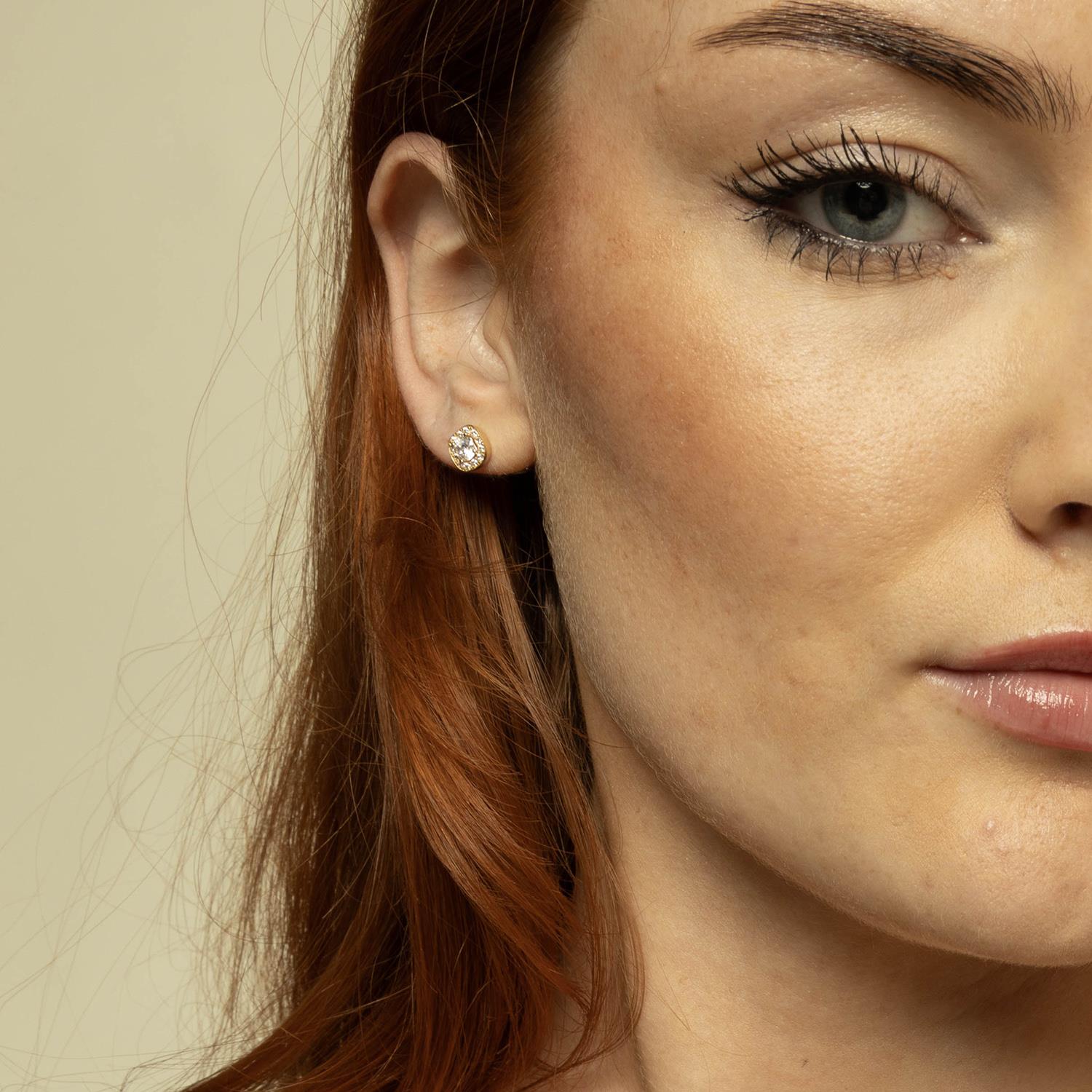 Øredobber i gull med zirkonia