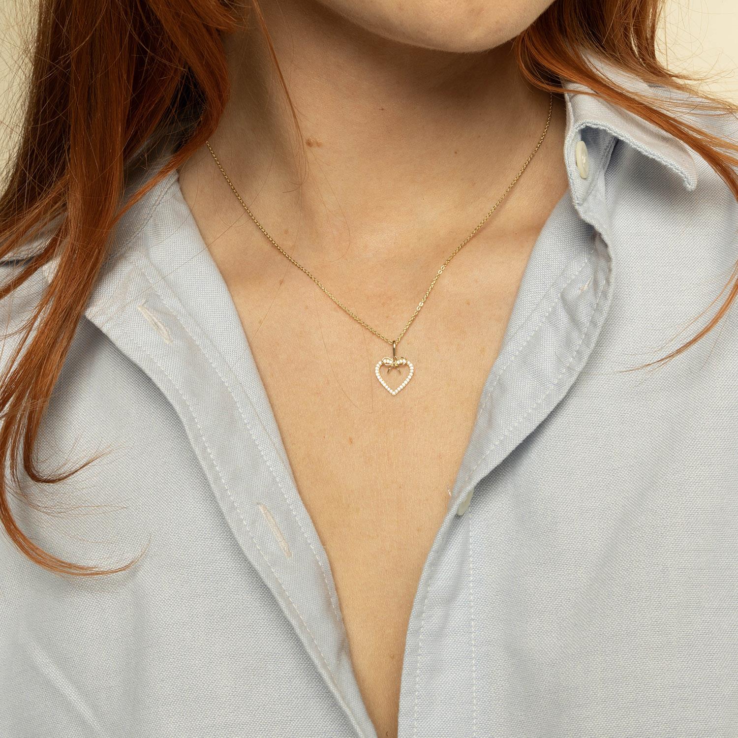 Smykke i gull med zirkonia