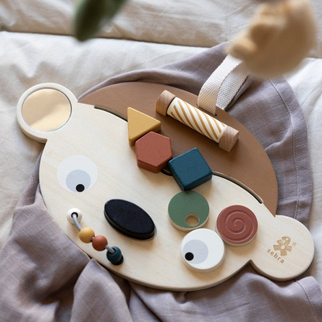 Aktivitetsbrett i tre, Apen Maci