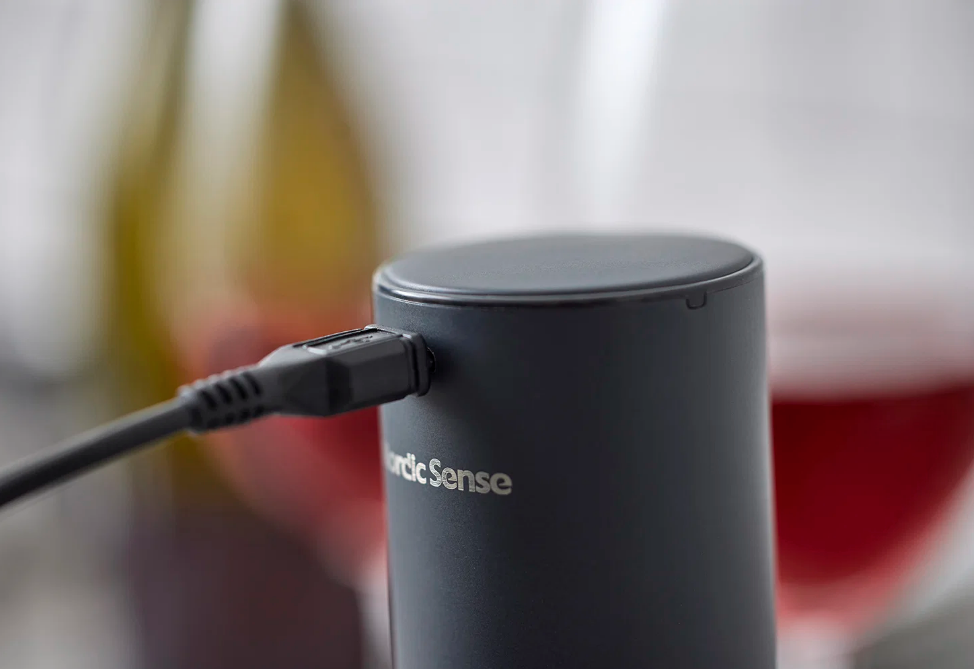 Vinåpner på batteri, Matt svart