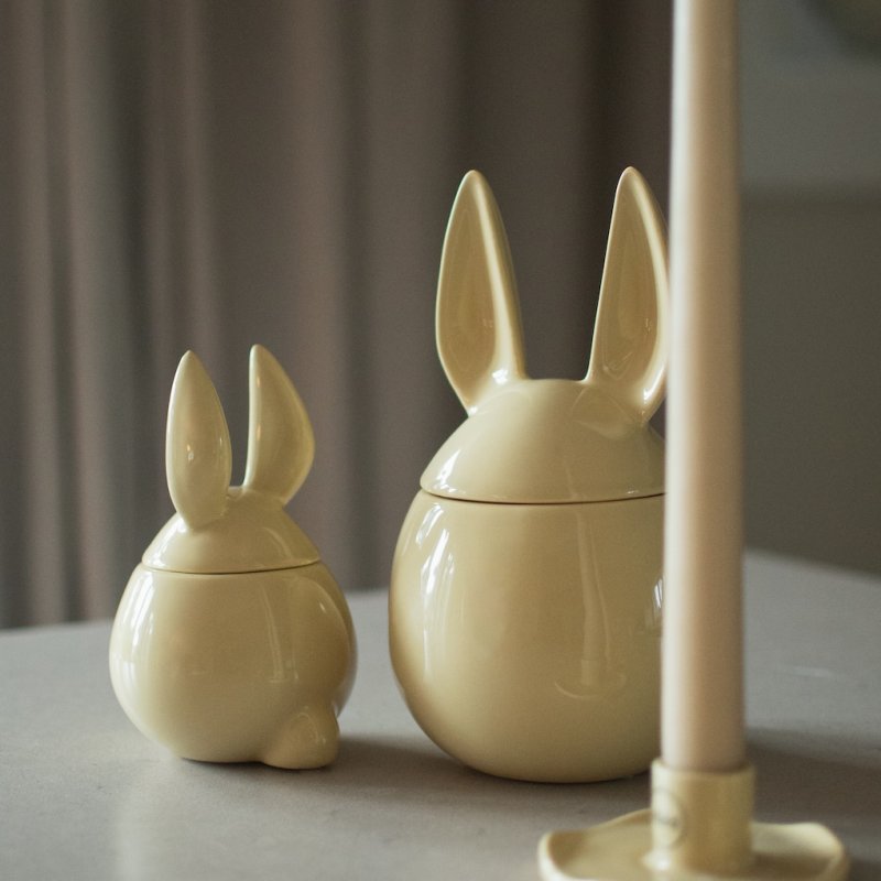 Eating Rabbit Large, Shiny Yellow