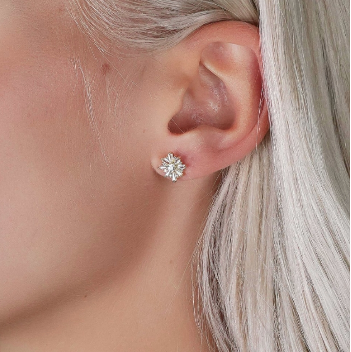 MISTY ROUND FORSØLVET ØREDOBBER MED ZIRKONIA, 10MM