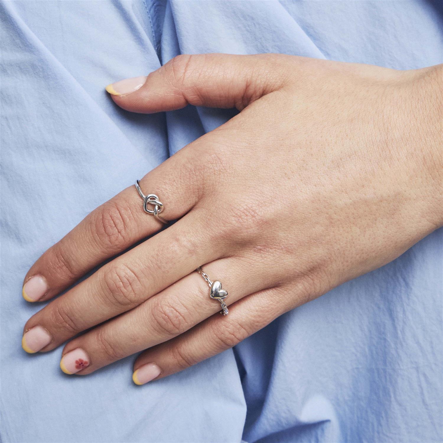 Ring i sølv med hjerte