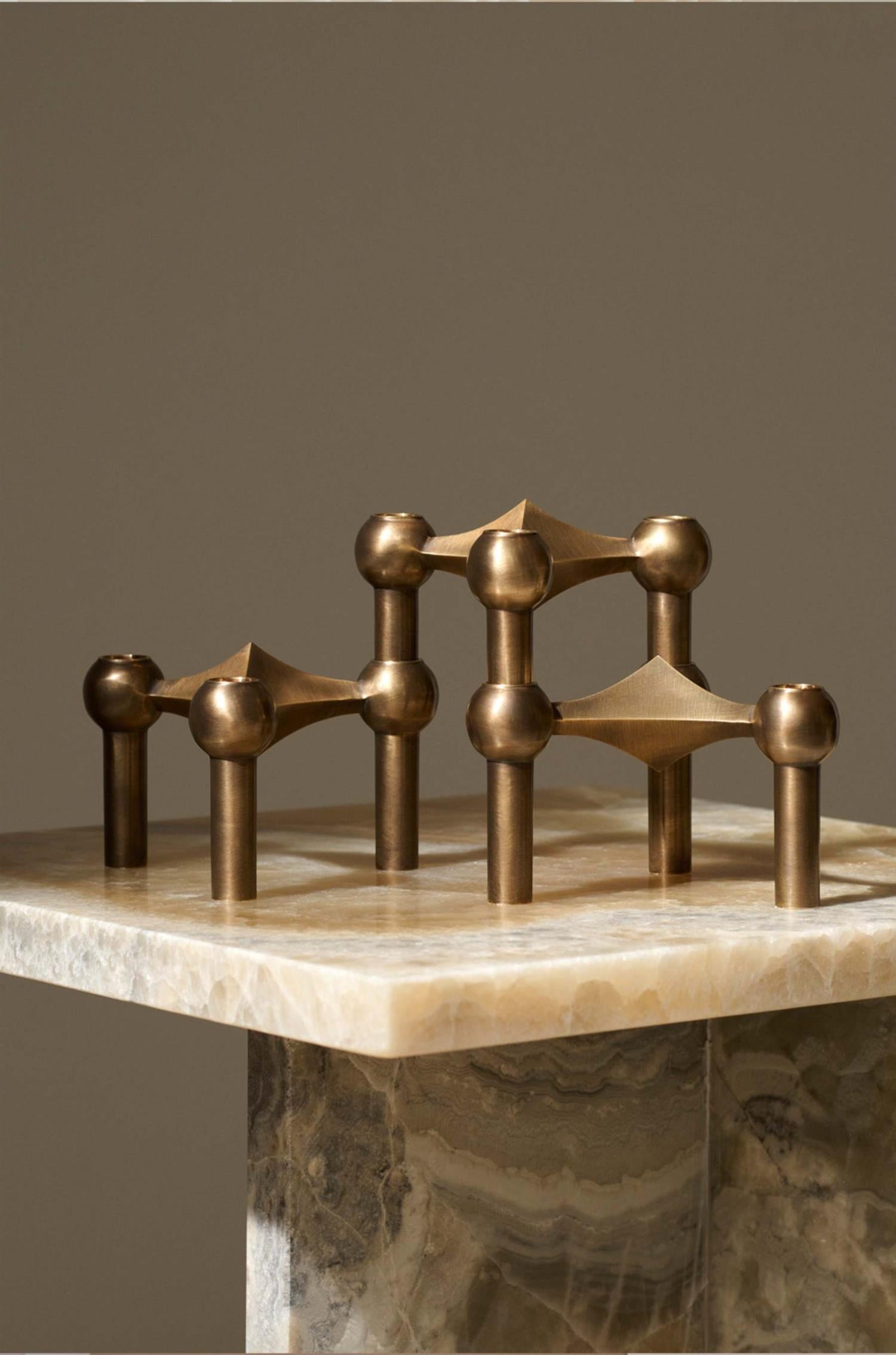 Lysestake, Bronzed brass