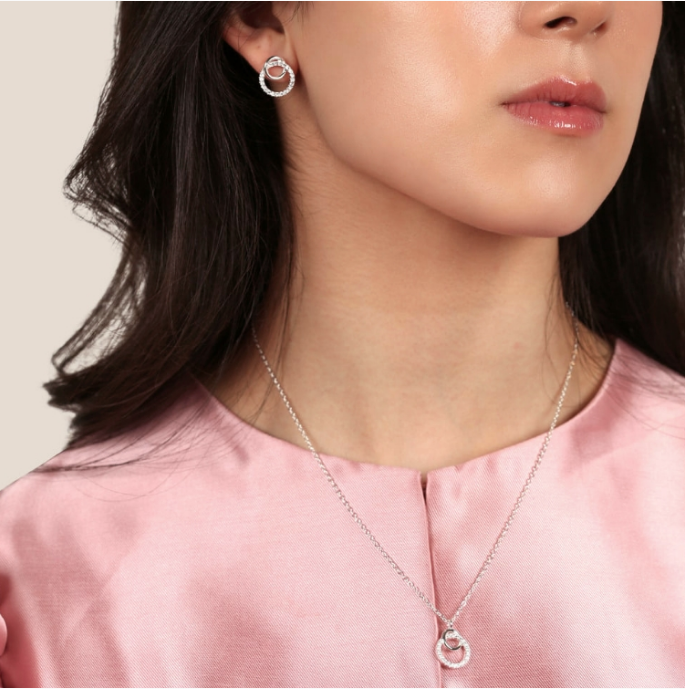 MONA FORSØLVET ØREDOBBER