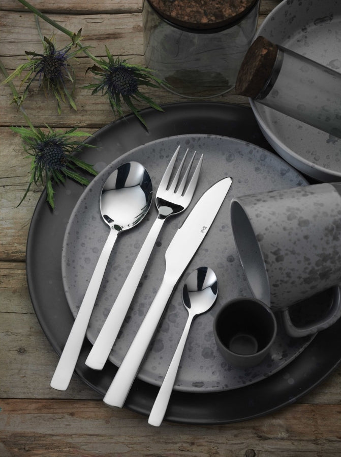 Raw Bestikksett stål, 16 deler