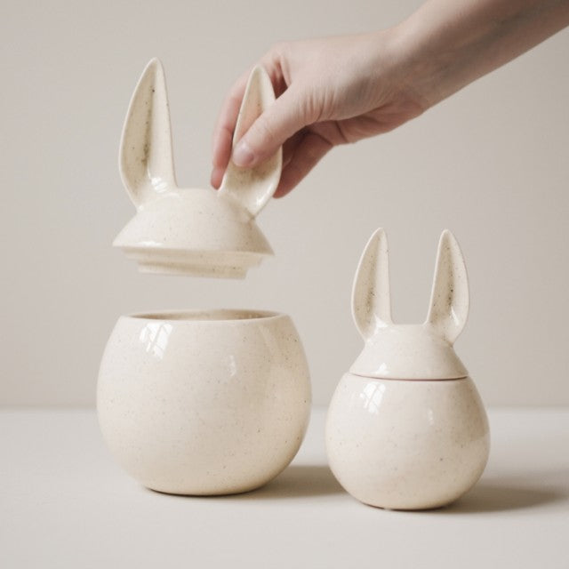 Eating Rabbit Large, Vanilla