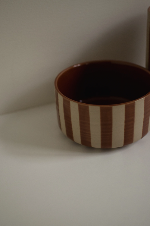 LINE BOWL, STRIPE NOUGAT