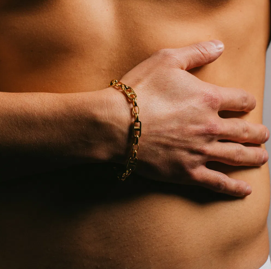 Armbånd i forgylt stål