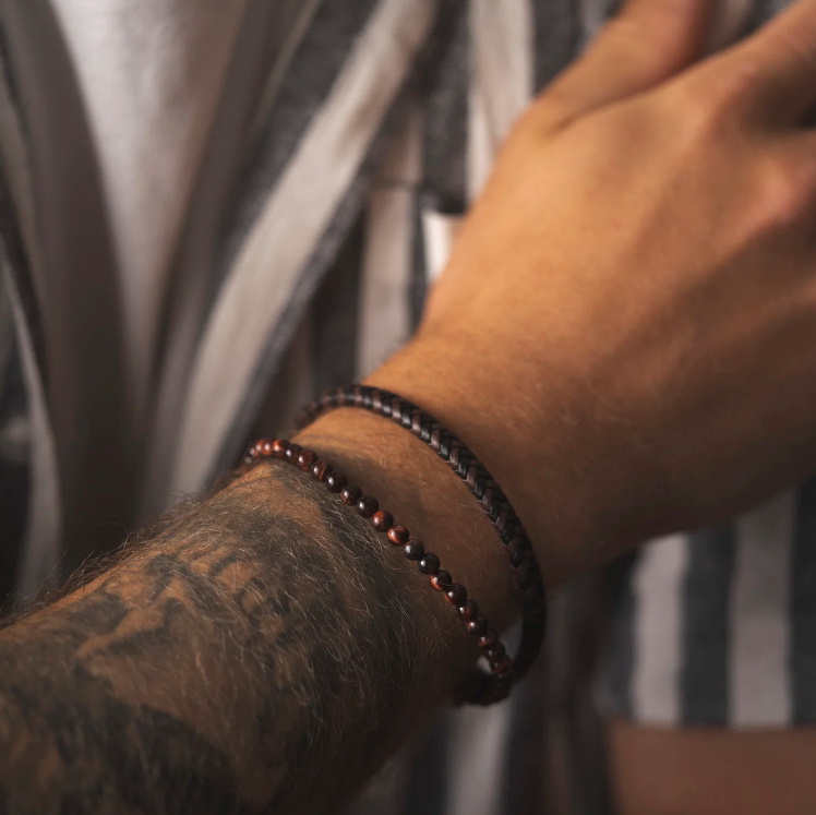 ARMBÅND I STÅL M/SORT OG BRUNT SKINN