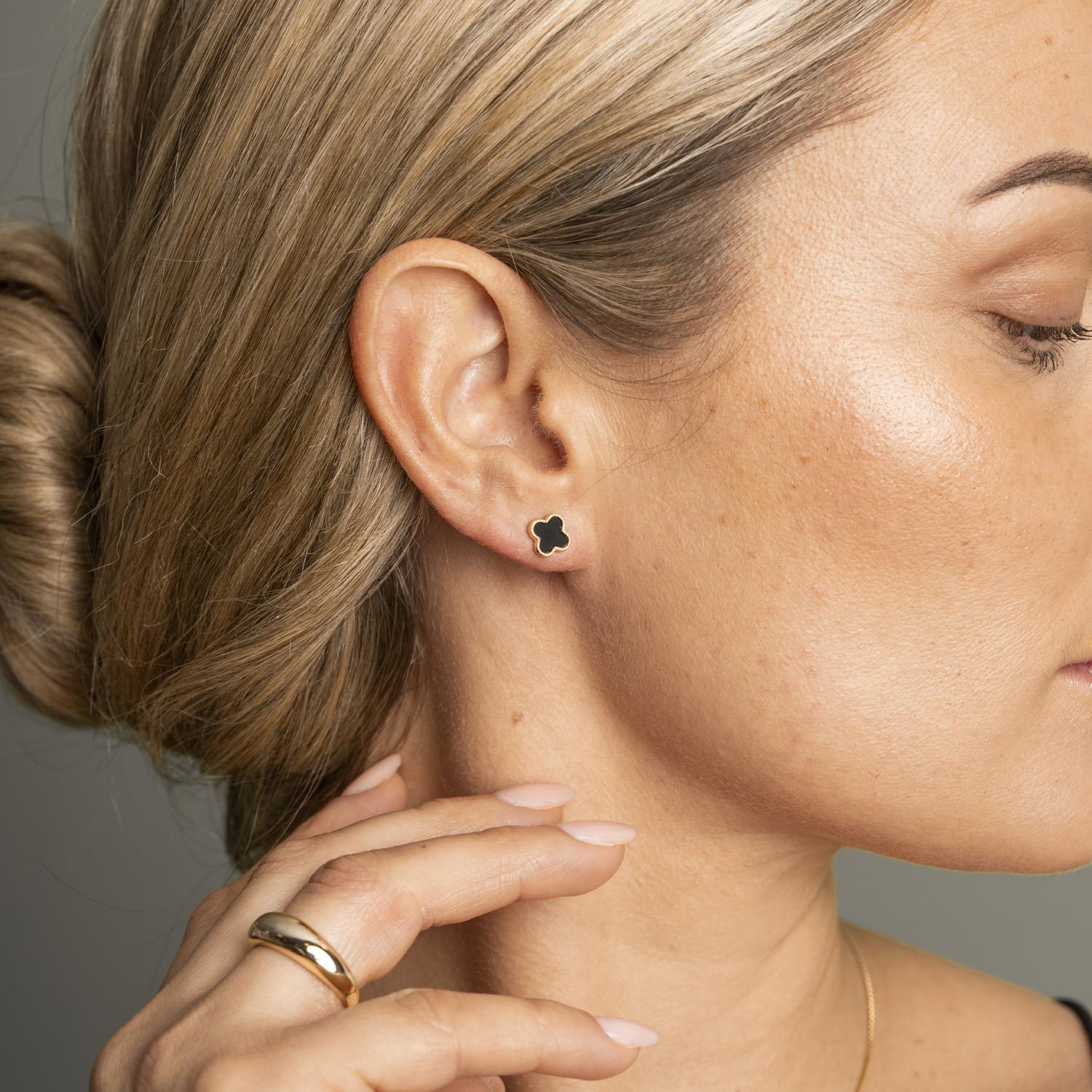 Øredobber i forgylt sølv, Svart kløver