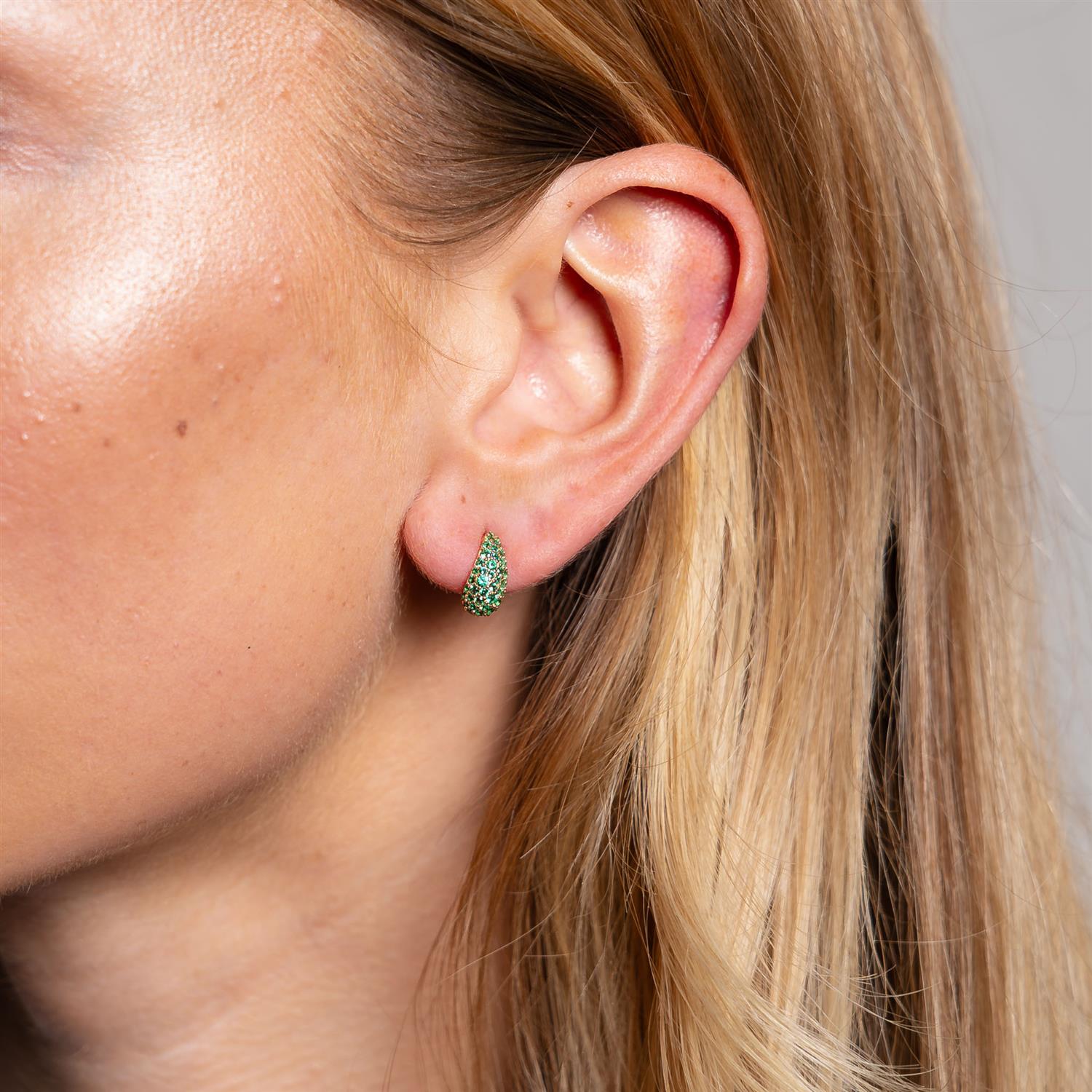 Nora Mørk Øredobber i forgylt sølv med grønn zirkonia