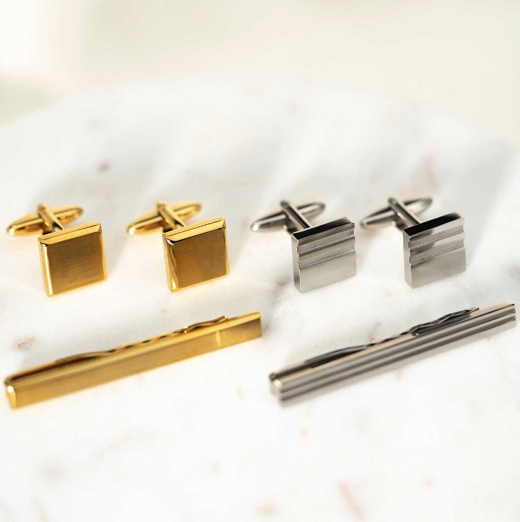 Sett med mansjettknapper og slipsnål, Forgylt