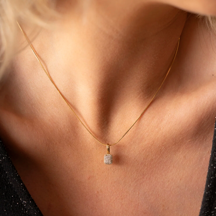 Smykke i gull med diamanter 0,15ct WP
